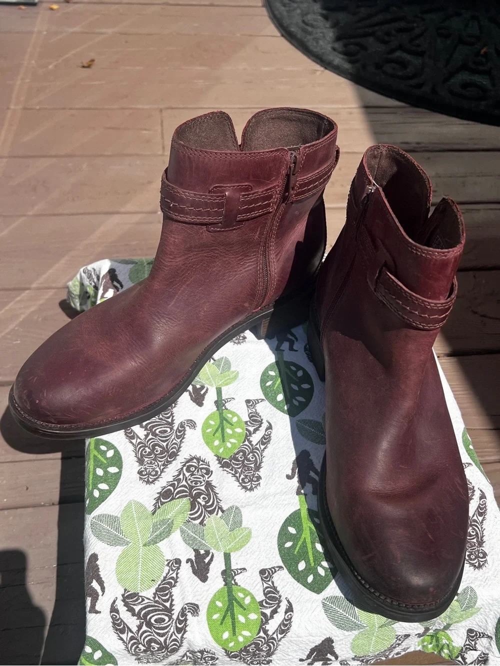 Clark’s Brown Ankle Boots - Classic Zip Bootie